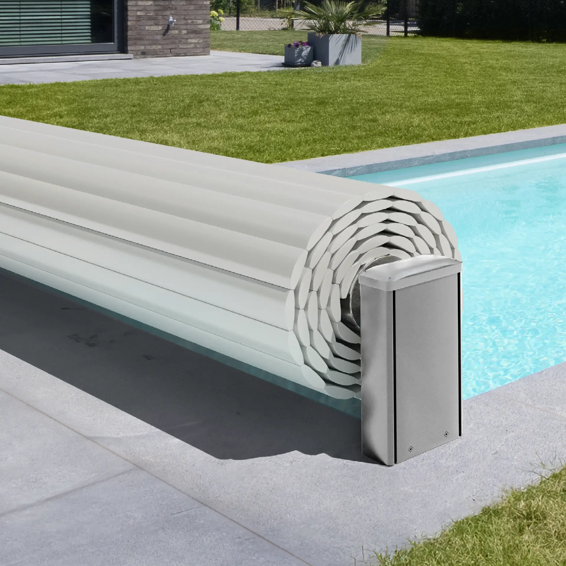 Automatische Pool-Rollladenabdeckung mit edlen Aluminium-Säulen (eloxiert)